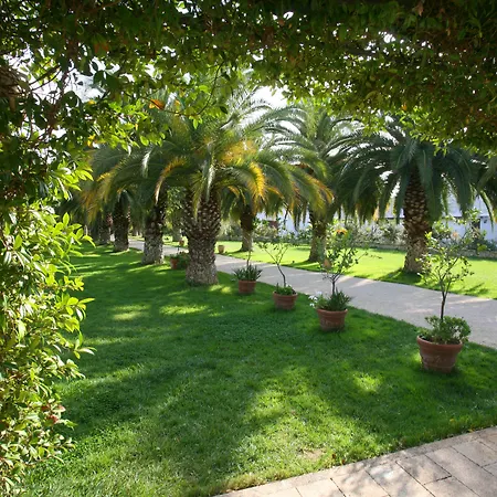 Borgo Valle Rita Agroturismo *